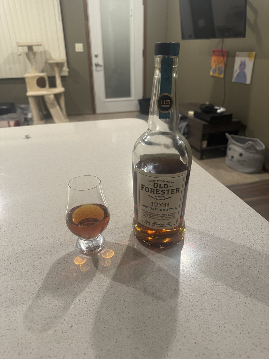 ToofsBourbon's tweet photo. OF1920 for tonight’s sipper! Cheers 🥃 https://t.co/OTLGxYBvpN