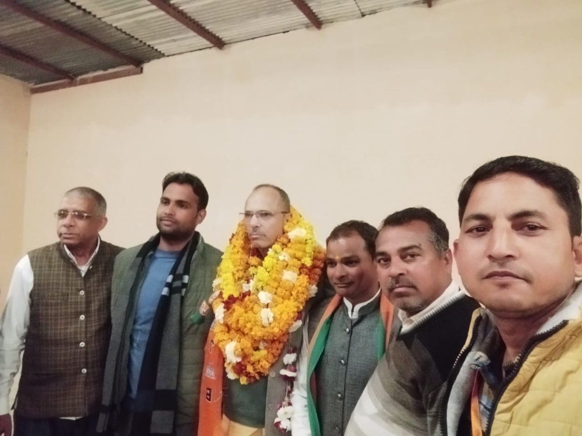 SaurabhKatheri6's tweet photo. भाजपा 8 सम्भल लोकसभा प्रत्याशी श्रीमान परमेश्वर लाल सैनी जी के आवास पर पहुँचकर शुभकामनाएं प्रेषित की....!
बाबा भोलेनाथ से ऐतिहासिक जीत की कामना है।
#namohattrick #misison80 #bjp4sambhal
#8लोकसभासम्भल #saurabhkatheriyabjym https://t.co/vuRPPsWfjo