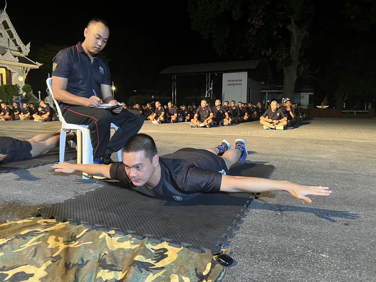 Thaipsyop1's tweet photo. ทดสอบร่างกาย วัดสมรรถนะความแกร่ง💪
:
💂♂️เพราะพวกเรา คือ #นักรบพิเศษ การทดสอบร่างกาย เป็นการเตรียมความพร้อมของร่างกาย ให้สมบูรณ์แข็งแรงอยู่สม่ำเสมอ เพื่อที่จะปฏิบัติตามภารกิจที่ได้รับมอบ
:
#ทดสอบร่างกาย
#SmartStrong 💪
#กองทัพบก https://t.co/q2nwSiuekN