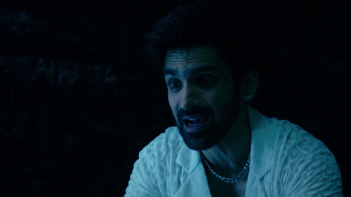 Everytime she's trying to indicate she has allergy from Shengdana he's saying yes I'm your Shengdana-  "Haan Tumhara Shengdana Hi Hoon, Main Hi Hoon Shengdana!" 😭🤧

#SritiJha #ArjitTaneja #SriJit #Amruta #Virat #AmVira  #KaiseMujheTumMilGaye #KMTMG