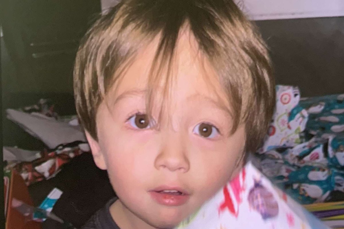 House_of_Crime's tweet photo. Elijah Vue has been missing for more than 10 days now.

Where is he? Seems like all the posts about him are dying down, but he still hasn't been found. https://t.co/YyTR9h3mIk