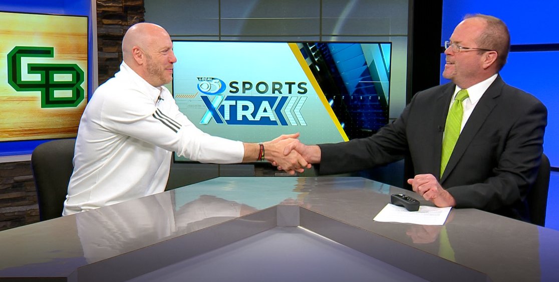 Tonight @CoachSundance @gbphoenixmbb @GBPhoenix is on SportsXtra @WFRVLocal5 @WFRVSports and @lmhelmbrecht talks @gbphoenixwbb with @cassieschiltz and @schreiber_maddy. Also, @EzeirCameron chats with @NDATritonHockey's @MikeScud35. Plus, more on @kau_wrestling & Lux-Casco.