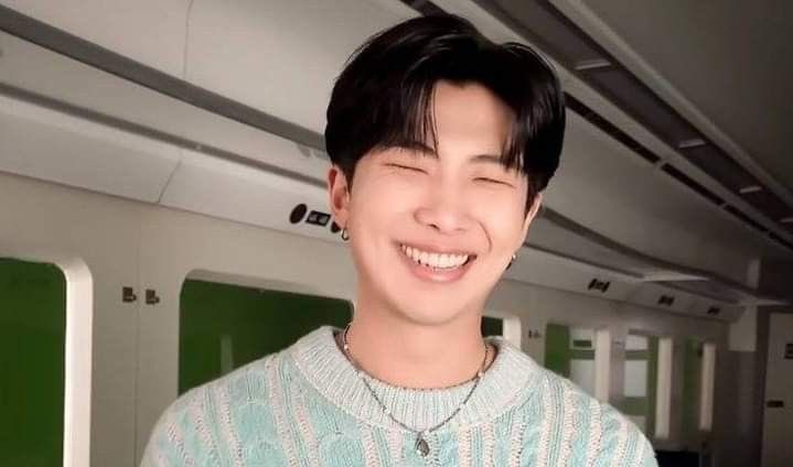 kiminjoonss's tweet photo. I'm in love with your beautiful face~ @BTS_twt https://t.co/oZZkgdEE9v