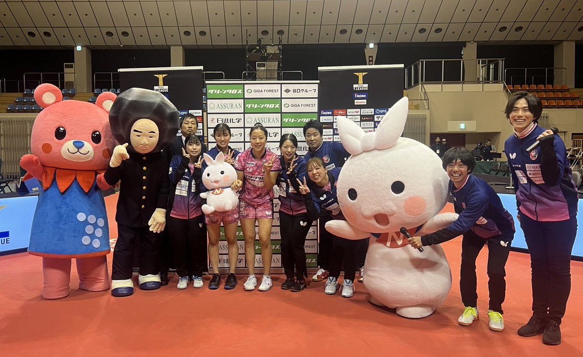 shunsaku_fukuba's tweet photo. #九州アスティーダ 最終戦…
#Tリーグ 史上に残るであろうスーパー大逆転勝利。そして今季ホームマッチ初勝利…耐えて耐えて最高の締め方で幕を下ろしてくれた選手、スタッフ、応援してくださった皆様。みんなが主役でした！アンバサダーの進退をかけ38年の人生を懸けて全身全霊で応援しました。
#卓球 https://t.co/nITxpBw4Gb