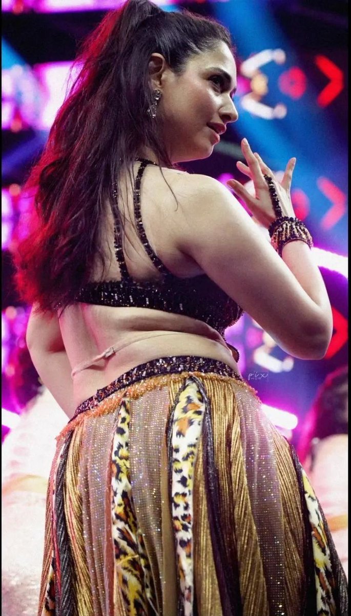 GHzPYwwXwAAwz4E?format=jpg&name=medium