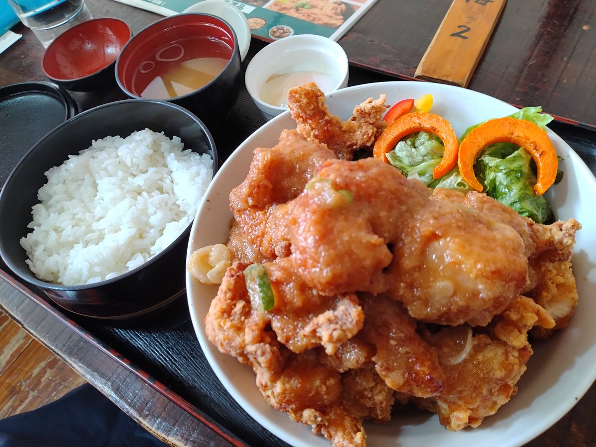 AdultFamily_x's tweet photo. 今年もこの季節がきましたね
鶏の伊藤にて
#ばんば盛り #ばんえい記念 https://t.co/8522NLFrqp