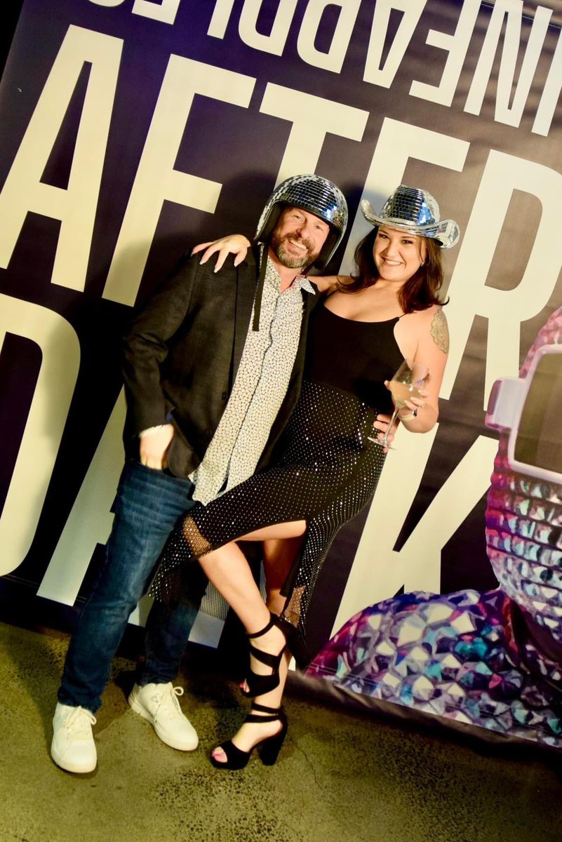 Pineapples After Dark tweet media