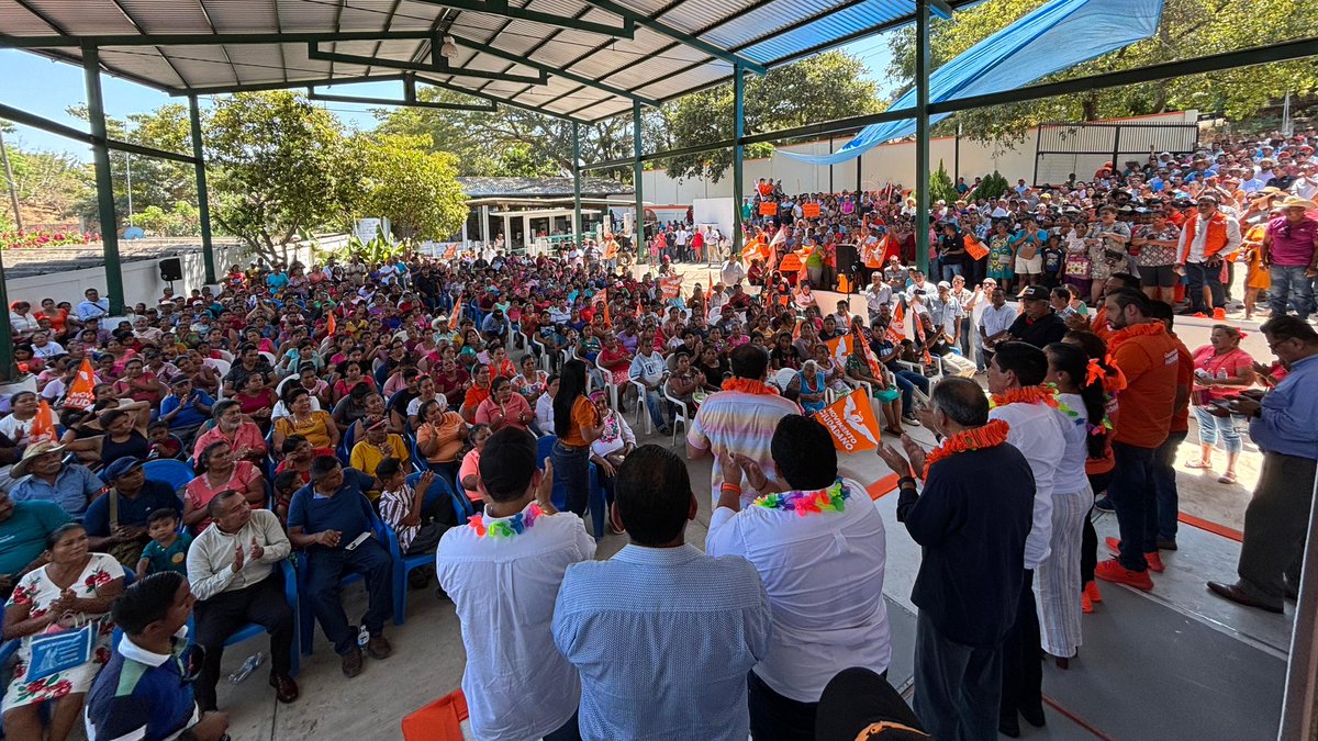 coyolsoria's tweet photo. Tecoanapa gracias por el cálido recibimiento, gracias por sumarse a la nueva opción.

Con su confianza nos queda claro que #ElfuturoSeráNaranja https://t.co/n9quR26xJO