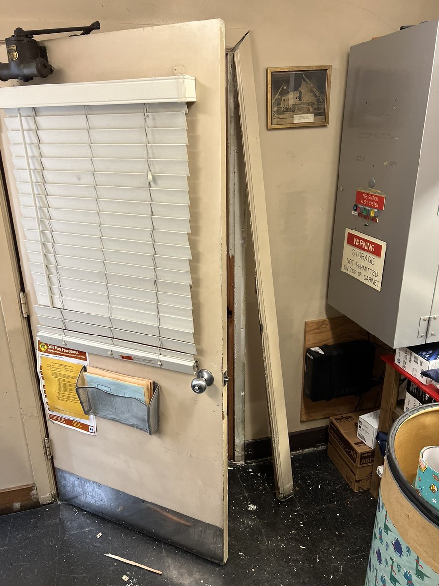 henrykleeKTVU's tweet photo. Crew of @SJFirefighters returning from call chase down homeless man they find actively burglarizing their @SJFD Station 8 at E. Santa Clara &amp; S. 17th, stealing equipment &amp; personal items - and tossing laptop into creek. Suspect arrested by @SanJosePD in latest break-in at station https://t.co/7zEQLTl9Tv