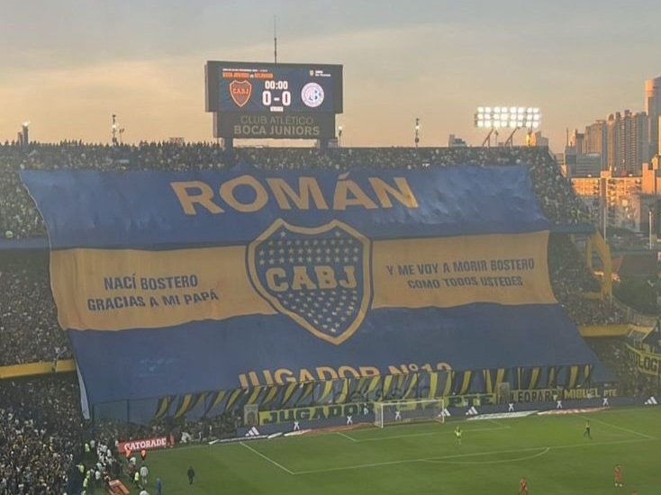 francoff92's tweet photo. Están bajando un telon distinto cada partido, pero ustedes no tienen por que saberlo, no son de Boca, les pagan por twittear. https://t.co/boUHumzKn6