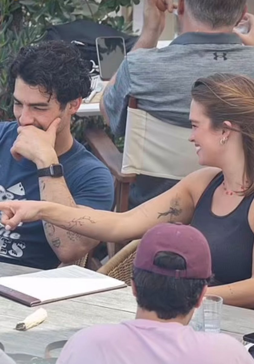 Lifeofvero_'s tweet photo. He deserves everything in this world! I love love love seeing him happy❤️‍🩹💞 #joejonas #StormiBree #love https://t.co/mh4b25x6AD