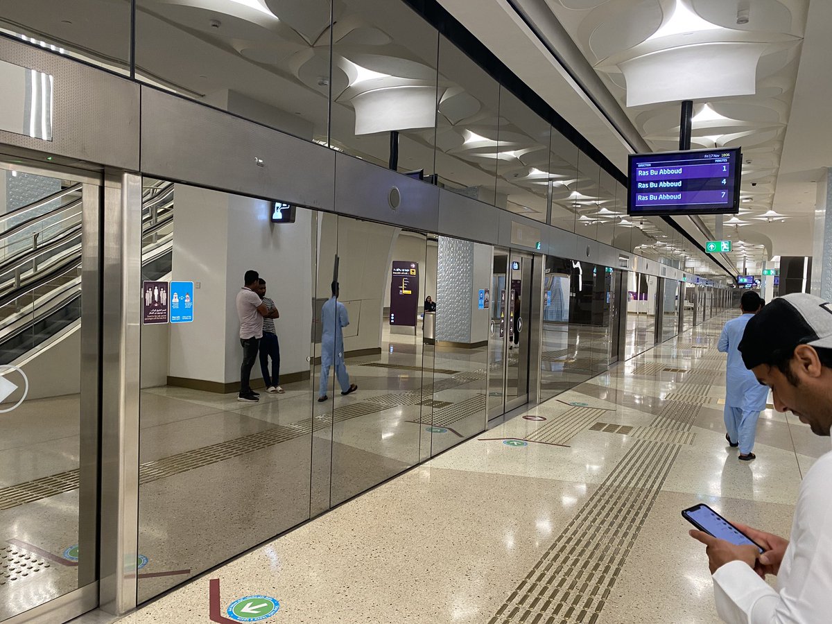 SaferRoadsSquad's tweet photo. @RailMinIndia @AshwiniVaishnaw @IndianRailMedia @WesternRly @Central_Railway @NWRailways @SCRailwayIndia
Many fatal accidents of pax wrongly boarding running trains. Propose
Platform screen doors (PSDs), also known as platform edge doors (PEDs) #SaveLives #ActImmediately https://t.co/CJ3F7gdZB6