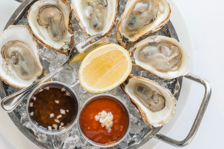 NycciNellis's tweet photo. 🦪 Ready to dive into the Fruit de Mer? ~ @MonAmiBethesda Oyster Fête + @DistrictBridges Tour del Taco + #DauphinesDC #InternationalWomensDay #happyhour + @RegardingHerDC Cooking &amp; Conversation ft. Sak Polert + #CorsoItalian 5-course wine dinner ++
https://t.co/9velGF8wcV https://t.co/gbji0w1r6M