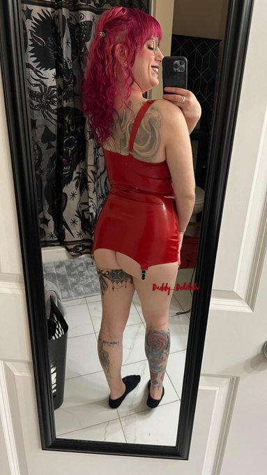 Why does weed make me so fucking horny??? Who&rsquo;s up and wants to have some fun? 😈 DMs are open https://t