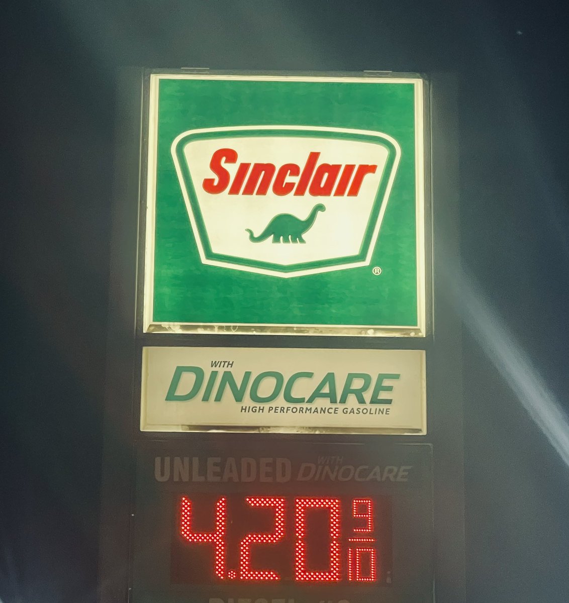 Q ™️ tweet media