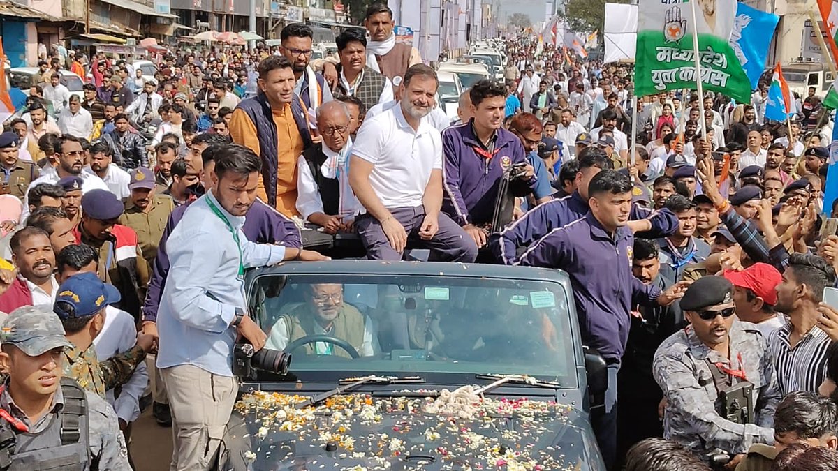 INCMP's tweet photo. श्री राहुल गांधी जी के नेतृत्व में जारी भारत जोड़ो न्याय यात्रा शिवपुरी से प्रारंभ।

मोहब्बत का कारवां बढ़ता जा रहा है।

#BharatJodoNyayYatra https://t.co/Lfq3gpGZwl