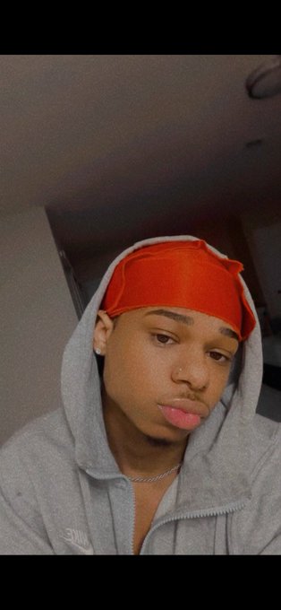 Watch 🔙Deontae🔜's leaked NSFW photo on TwXstars