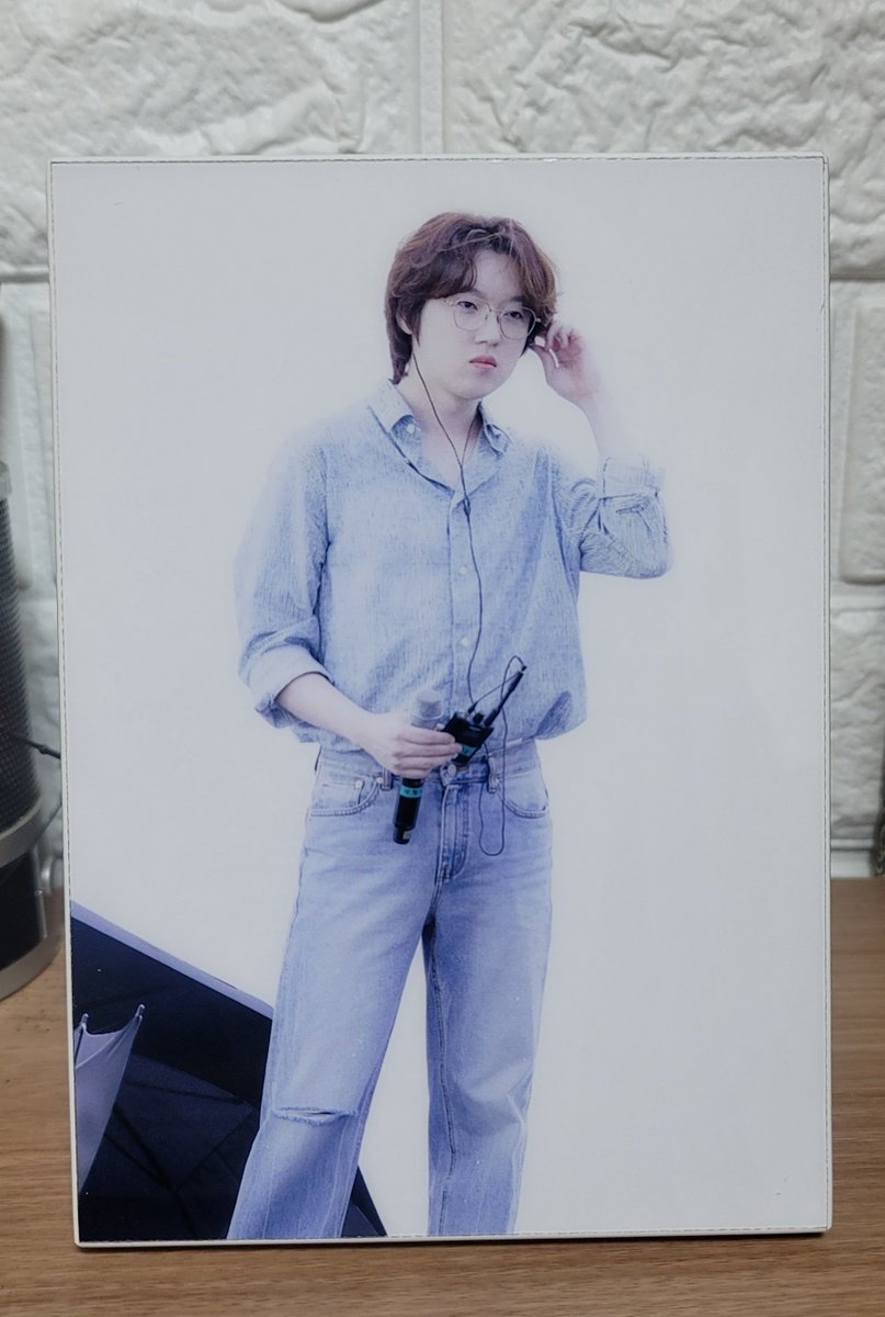 snowwhite_fore's tweet photo. ⭐️형호 생일 기념 포토액자 알티 이벤트 엽니다⭐️

대상: 이 글을 알티해주신 계정 팔로워분들 중 네 분 추첨
당첨발표: 3/8 정오 12시
물품: 아래 네 개의 액자(5×7) 중 1 https://t.co/5SY98lQcI0