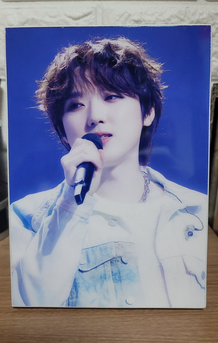 ⭐️형호 생일 기념 포토액자 알티 이벤트 엽니다⭐️

대상: 이 글을 알티해주신 계정 팔로워분들 중 네 분 추첨
당첨발표: 3/8 정오 12시
물품: 아래 네 개의 액자(5×7) 중 1