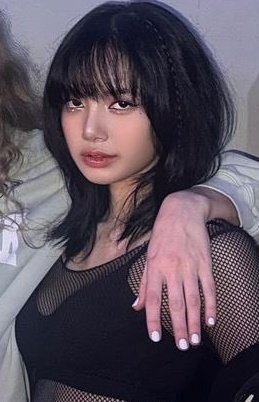 lisadocx's tweet photo. CEWE GUE INI🤧 #LISA https://t.co/t6Bh6X6IgQ