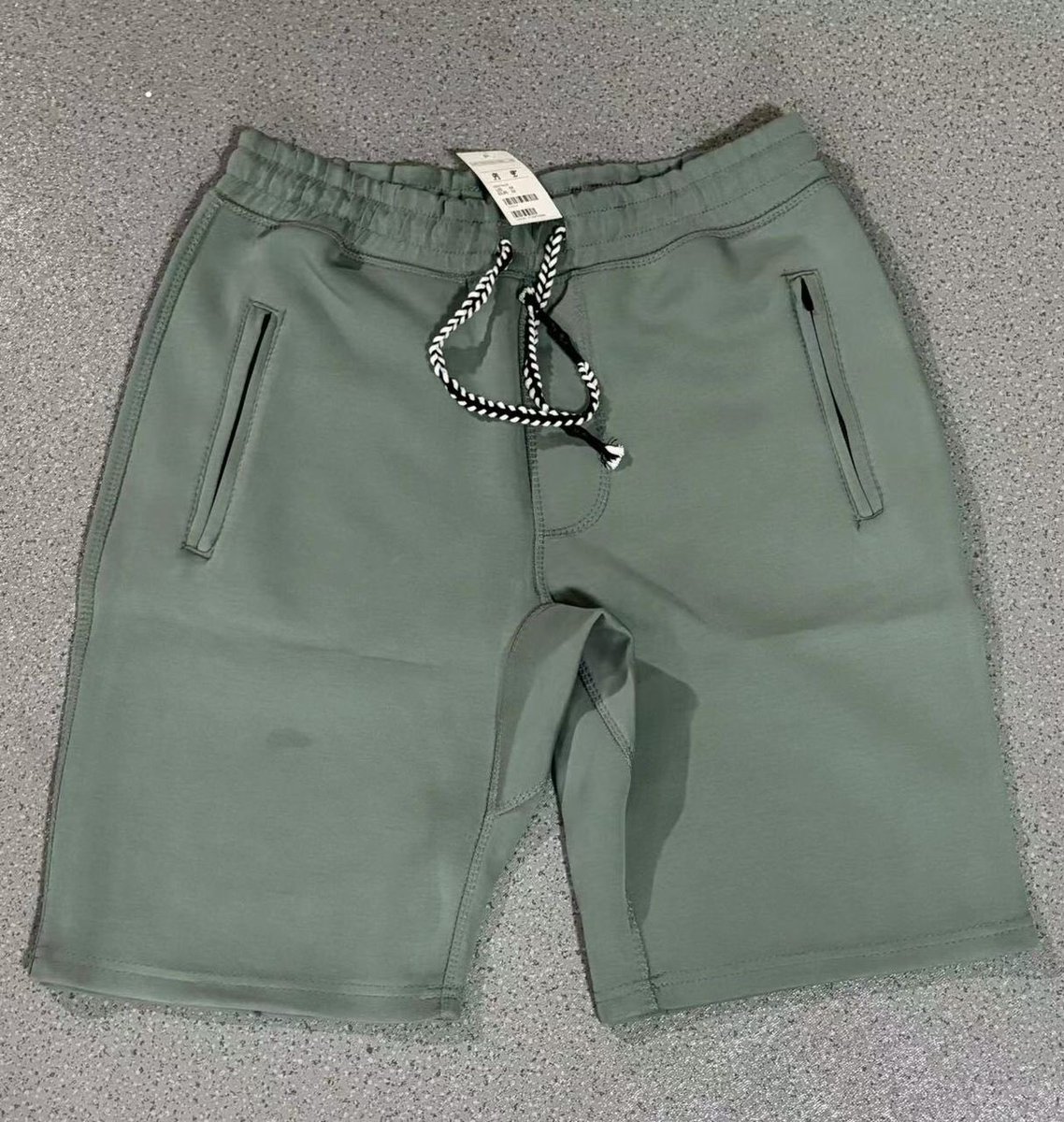EronieNamanya's tweet photo. Dope Shorts available in all colours & sizes (Cotton)
Price; Ugx 40,000
π 0780896012 to order π€
We deliver countrywide
#shortsplug https://t.co/71rl4yQpqD