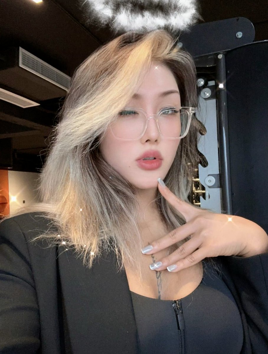 老娘的舔狗呢?要无脑的，有人格的有尊严的要脸的不要和我说话!