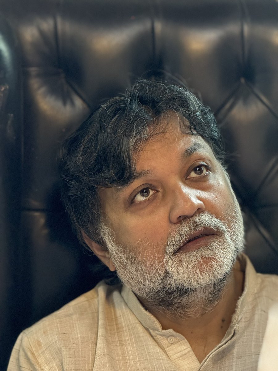 iammony's tweet photo. #BigFour
@iamrajchoco @srijitspeaketh #Dabaloy #Joydeep https://t.co/ZBeTZ7gsps