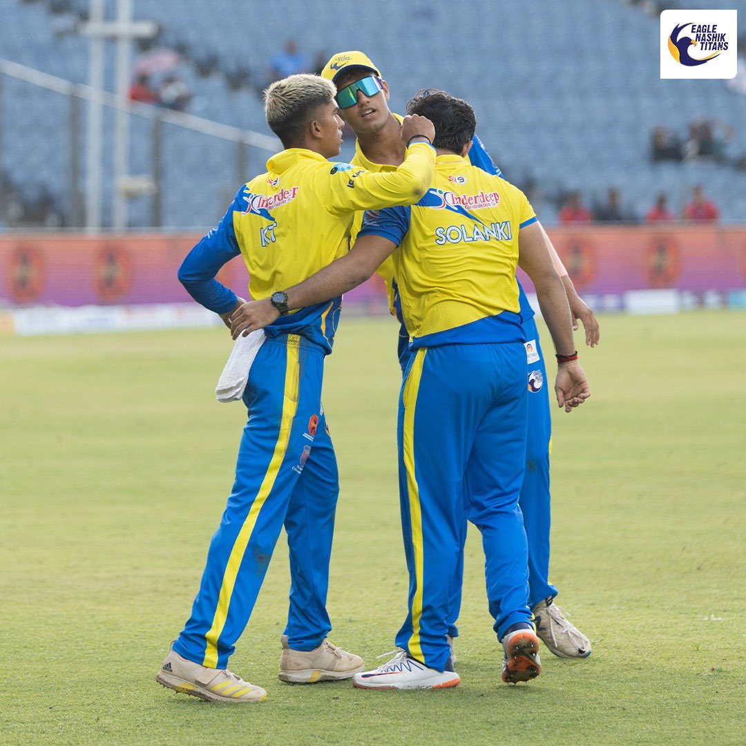 What are they talking about 🤔? Let us know in the comments below 👇😎!

.
.
.
.

#cricket #indiancricket #cricketindia #eaglenashiktitans #ent #arshinkulkarni #prashantsolanki #kaushaltambe #mplt20 #maharashtra #cricketlife #cricketlover #cricketfever #cricketnews #cricketfans