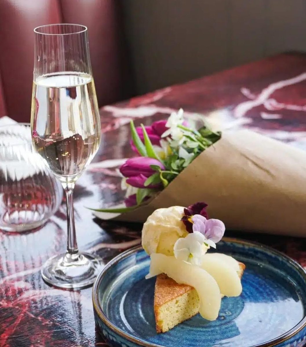 Our ROUND UP of the best of Devon for Mother’s Day 10th March.

If you are looking for a fabulous foodie gift or some delicious dining to treat your Mum, check out our round up of the best Mother’s Day delights on offer in Devon.

fooddrinkdevon.co.uk/our-round-up-o…