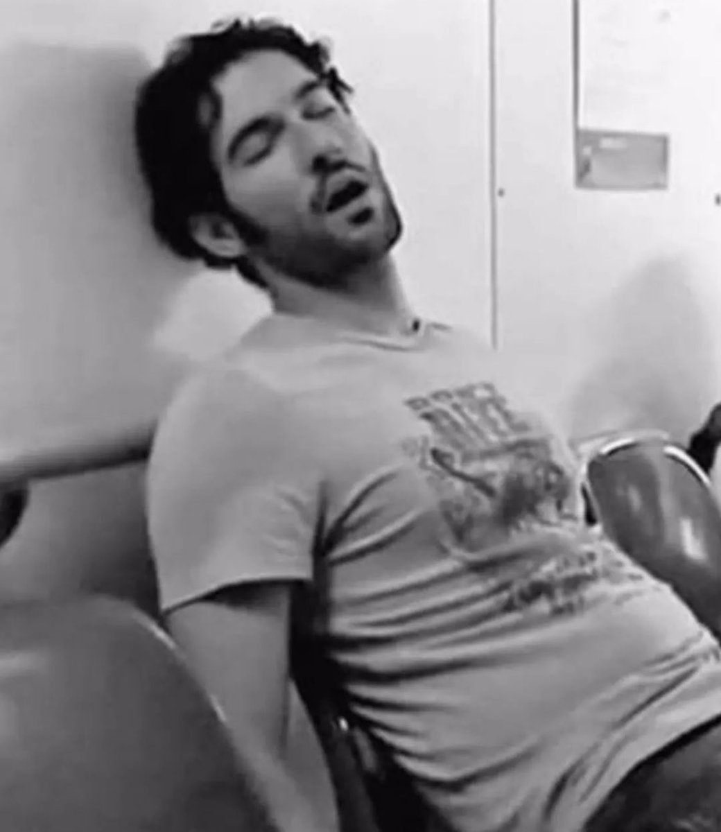 Survived another Nightshift 💪🏼 Mood..☺️ Happy Monday lovelies💜 #TomEllis MondayMonday