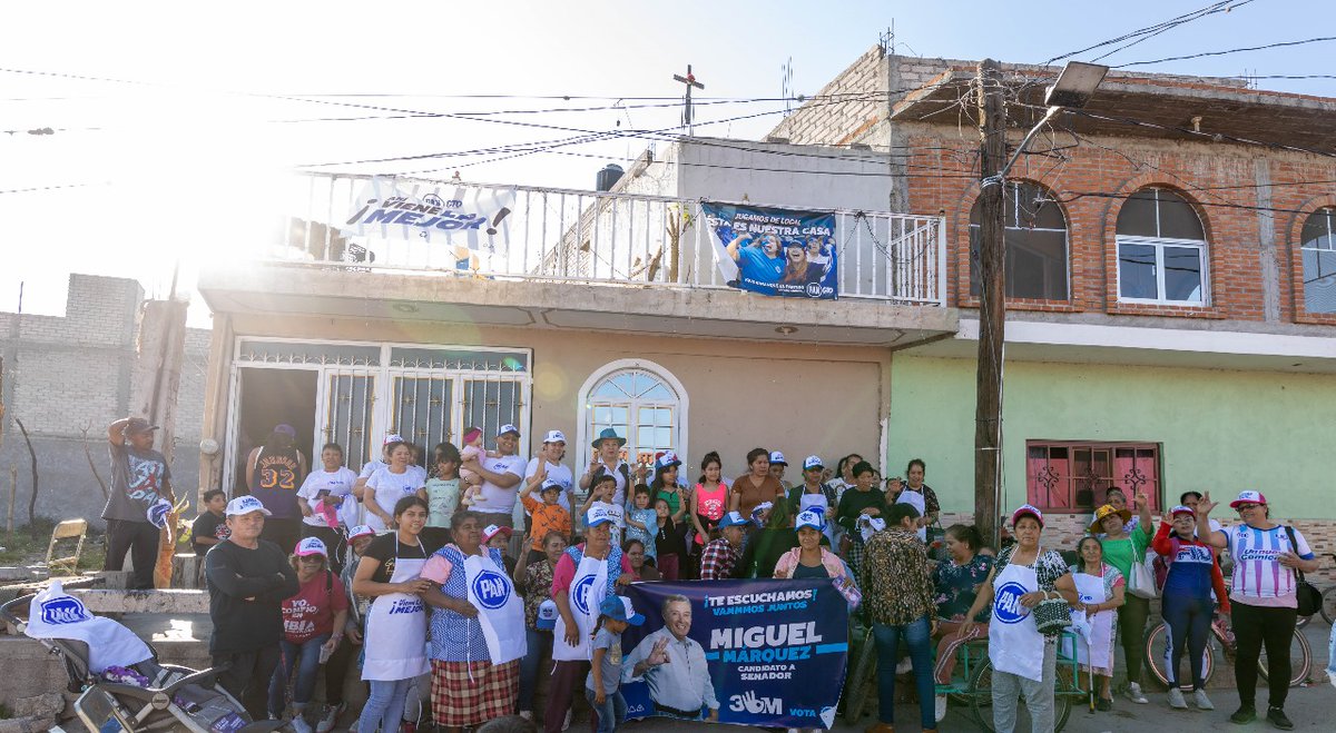 MEsthermt's tweet photo. El día de hoy recorrí la zona centro del municipio de Acámbaro, así como la comunidad de Irámuco, me dió mucho gusto escucharlos y saludarlos. Agradezco su tan agradable recibimiento.✌️😁💙 #VotaPAN #FuerzayCorazón #Distrito14GTO https://t.co/2eODC3DUFz