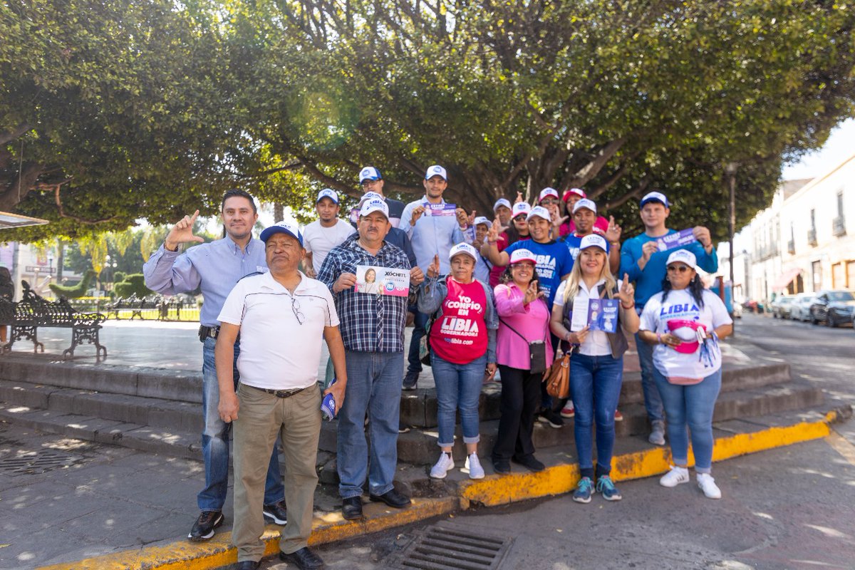 MEsthermt's tweet photo. El día de hoy recorrí la zona centro del municipio de Acámbaro, así como la comunidad de Irámuco, me dió mucho gusto escucharlos y saludarlos. Agradezco su tan agradable recibimiento.✌️😁💙 #VotaPAN #FuerzayCorazón #Distrito14GTO https://t.co/2eODC3DUFz