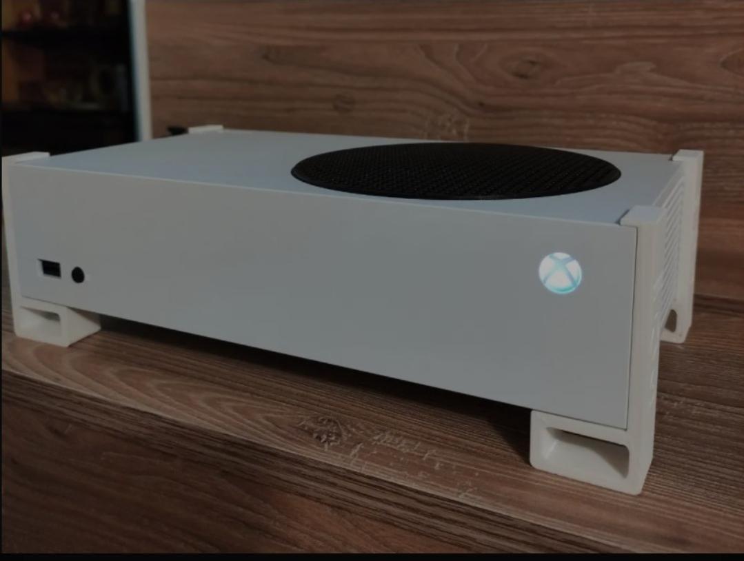 JCness_gaming's tweet photo. Xbox series S risers to keep your console safe from overheating. -R180 per set of 4 units
Fortnite X-box controller stand(ps controller for size reference) - R250

Various colors available to choose from
Shipping available RSA with postnet R99 https://t.co/tzTzOKI1Fc