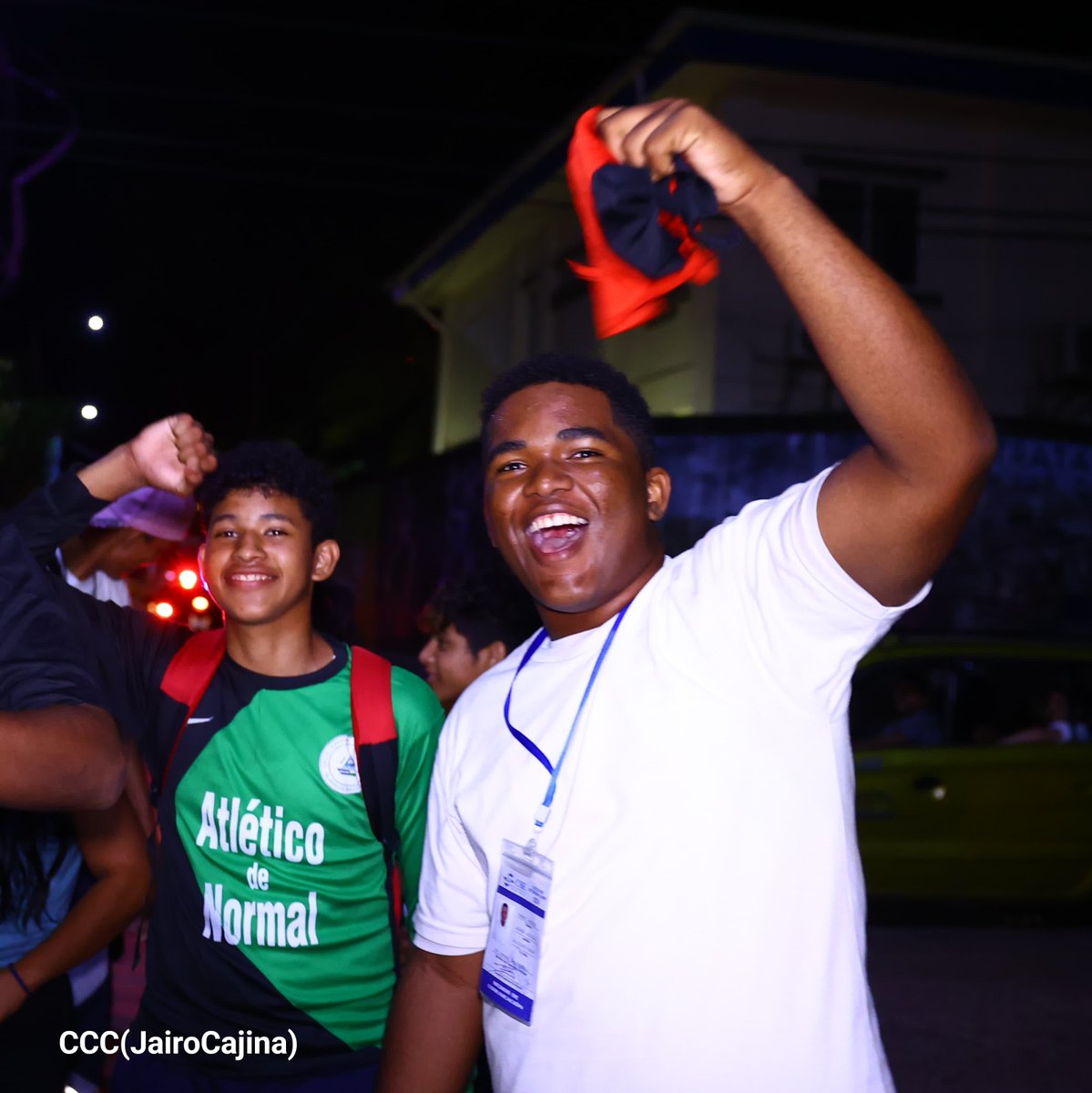 el19digital's tweet photo. #VictoriasCaribeñasFSLN
Tras el cierre del proceso electoral en el Caribe Nicaragüense, las familias destacan el ambiente de paz y tranquilidad que marcó la jornada. El compromiso ciudadano y la convivencia pacífica resaltan el espíritu democrático de la región. https://t.co/pNXes65jpw