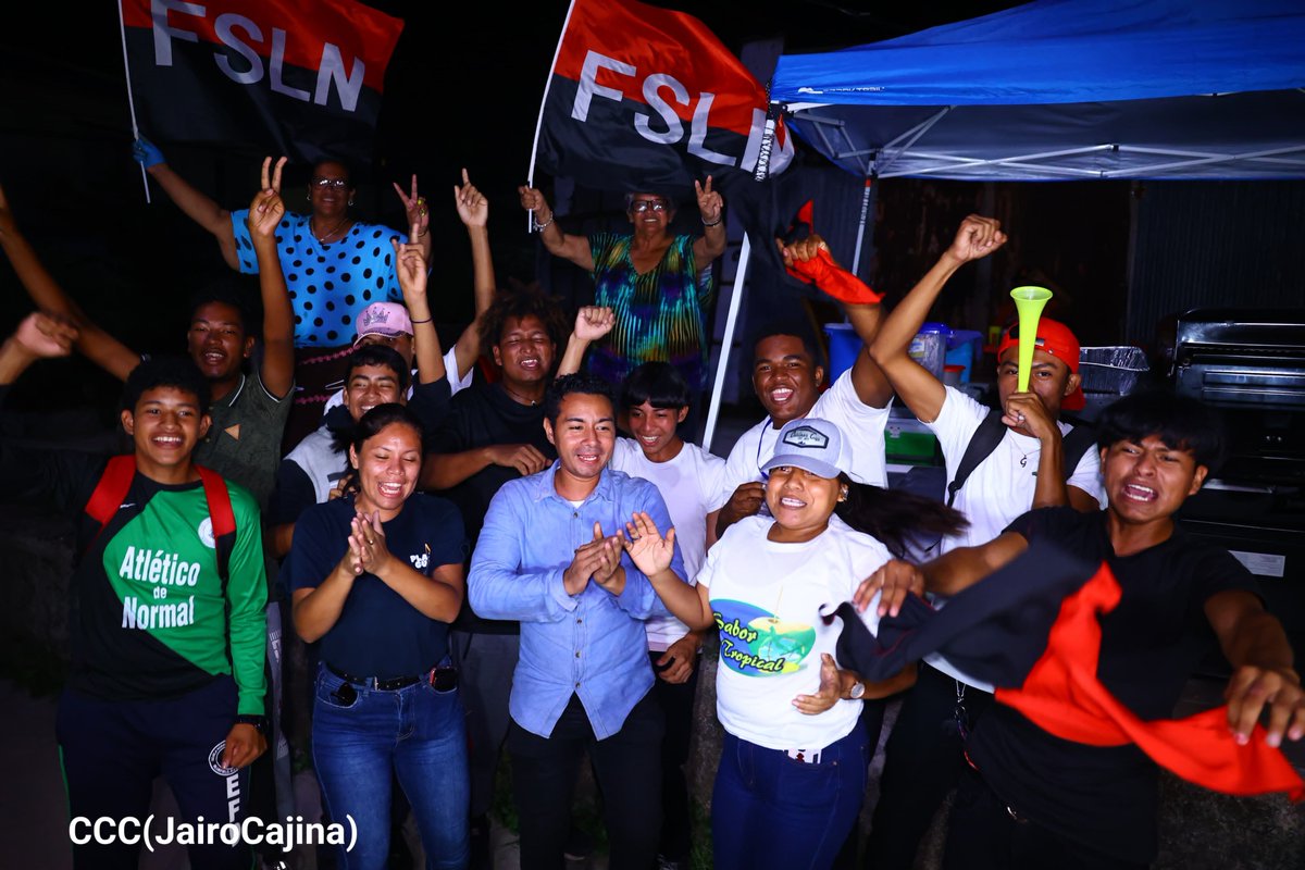 el19digital's tweet photo. #VictoriasCaribeñasFSLN
Tras el cierre del proceso electoral en el Caribe Nicaragüense, las familias destacan el ambiente de paz y tranquilidad que marcó la jornada. El compromiso ciudadano y la convivencia pacífica resaltan el espíritu democrático de la región. https://t.co/pNXes65jpw