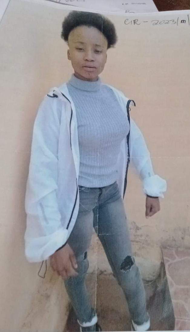 *Missing Person*
Nkobata Matshingwane (23) last seen 22 October 2023 in Tafelkop Limpopo. The victim's father alleges that on 22 Oct 2023, at around 03h00 in the morning,  he received a call from his daughter, and she told him that she was in danger. Any info contact 0824146464