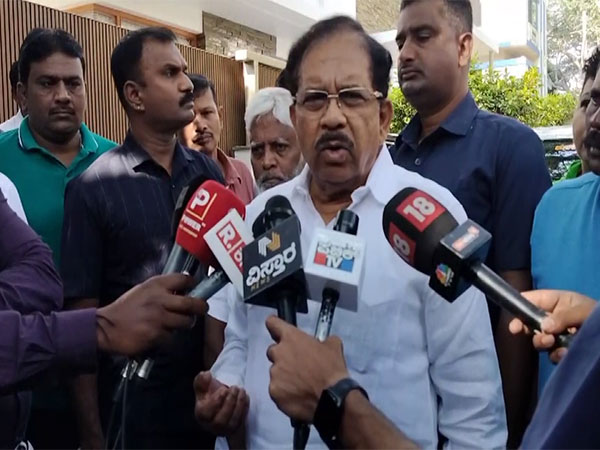 ani_digital's tweet photo. "Private organization report cannot be taken into consideration": Karnataka Home Minister over BJP claims on 'Pakistan Zindabad' slogans
Read @ANI Story | https://t.co/g6YM8gG1QO
#Karnataka #Parameshwara #ProPakslogan #BJP https://t.co/tZAMkNYtHN