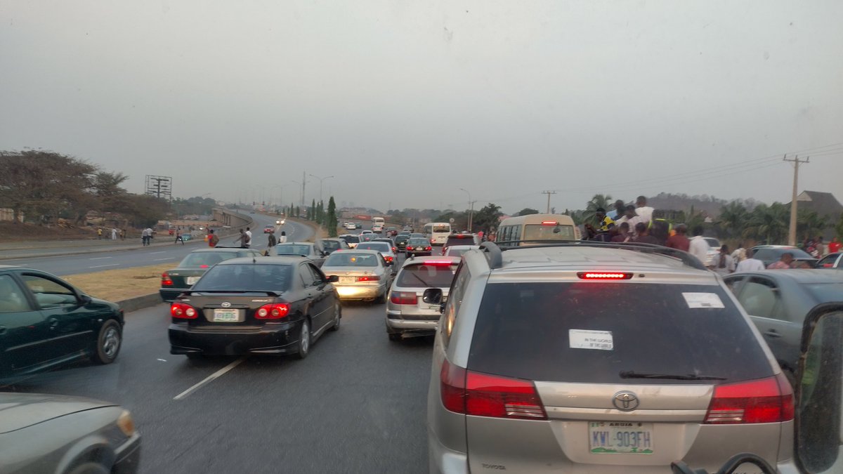 Austynzogs's tweet image. @Gidi_Traffic 06h58: AYA is always a nuisance because of the activities of Kabukabu drivers picking and dropping passengers and absence of relevant Traffic Management Authorities #AbujaTraffic