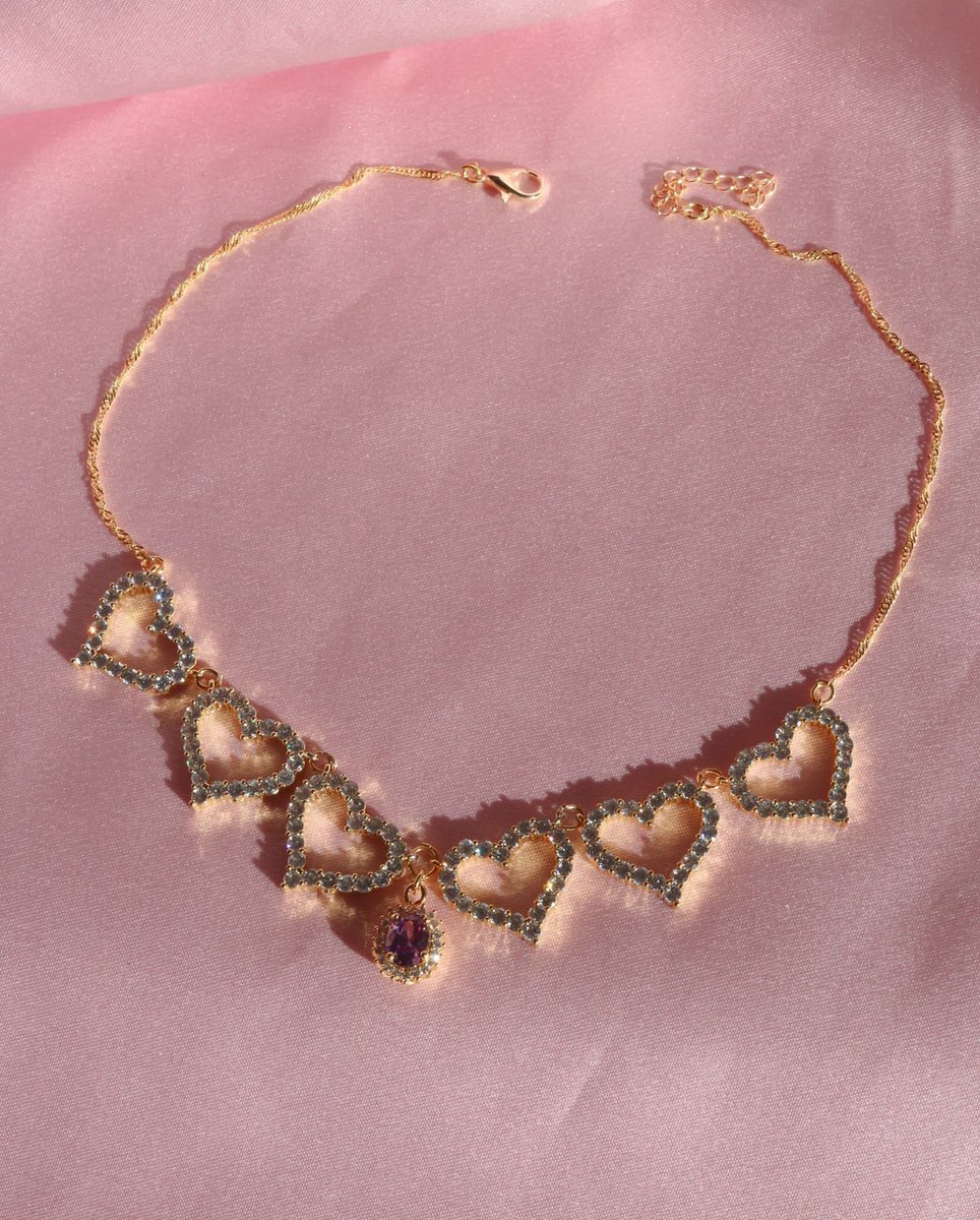 Reorahco's tweet photo. She's here! Delancy Necklace 💜
#barbie #princesscharmschool https://t.co/82JMmcaCFU