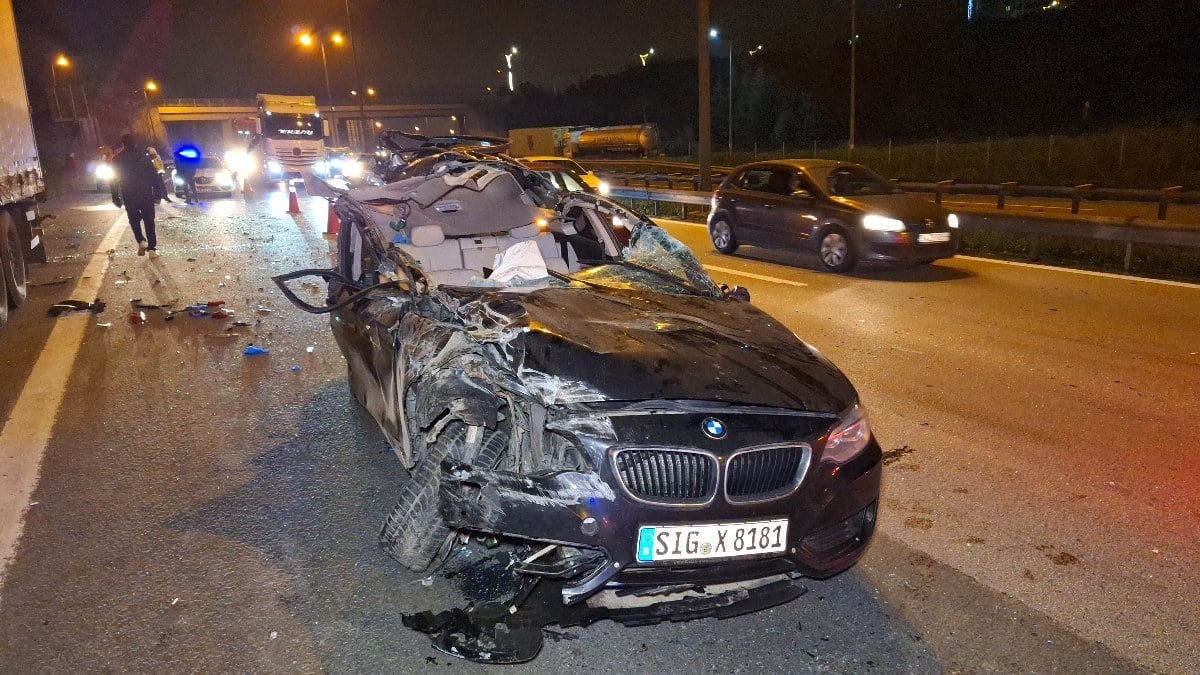 habercomsosyal's tweet photo. Kocaeli’nin İzmit ilçesinde bir otomobil ile tırın karıştığı kazada 1 kişi hayatını kaybetti.
#haber #sondakika #Kocaeli #İzmit #kaza #trafik #trafikkazası #3sayfa #otomobil https://t.co/9GpCSuenh2