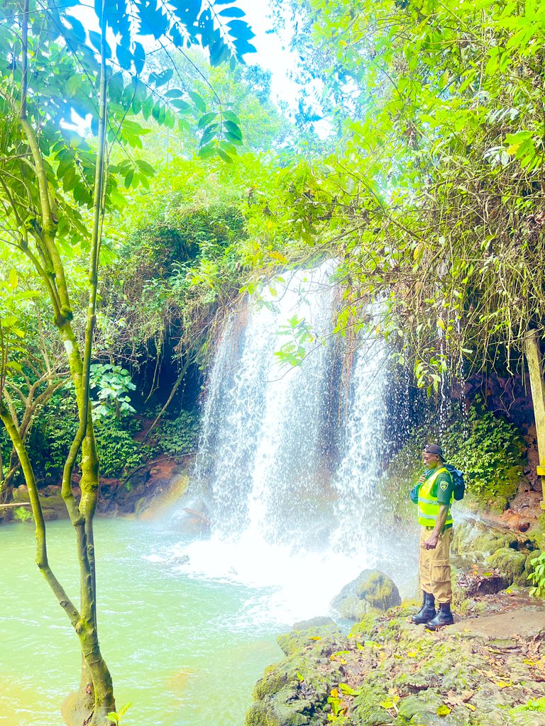 256Abraham's tweet photo. I have discovered that #VisitingUganda should be an ultimate goal of every traveler, with the beautiful scenery, friendly and most hospitable people and relaxed atmosphere making it the perfect place to get away from it all. https://t.co/pIjAc9wDbS