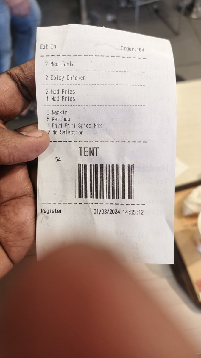 muruganspillai's tweet photo. See the amount of ice in medium coke, why this much ice has been put in medium coke
Apart from cheese, less quantity of fries, now 15-20 cubes of ice for medium coke
@mcdonaldsindia @consaff @jagograhakjago https://t.co/dcKPsWXYwd