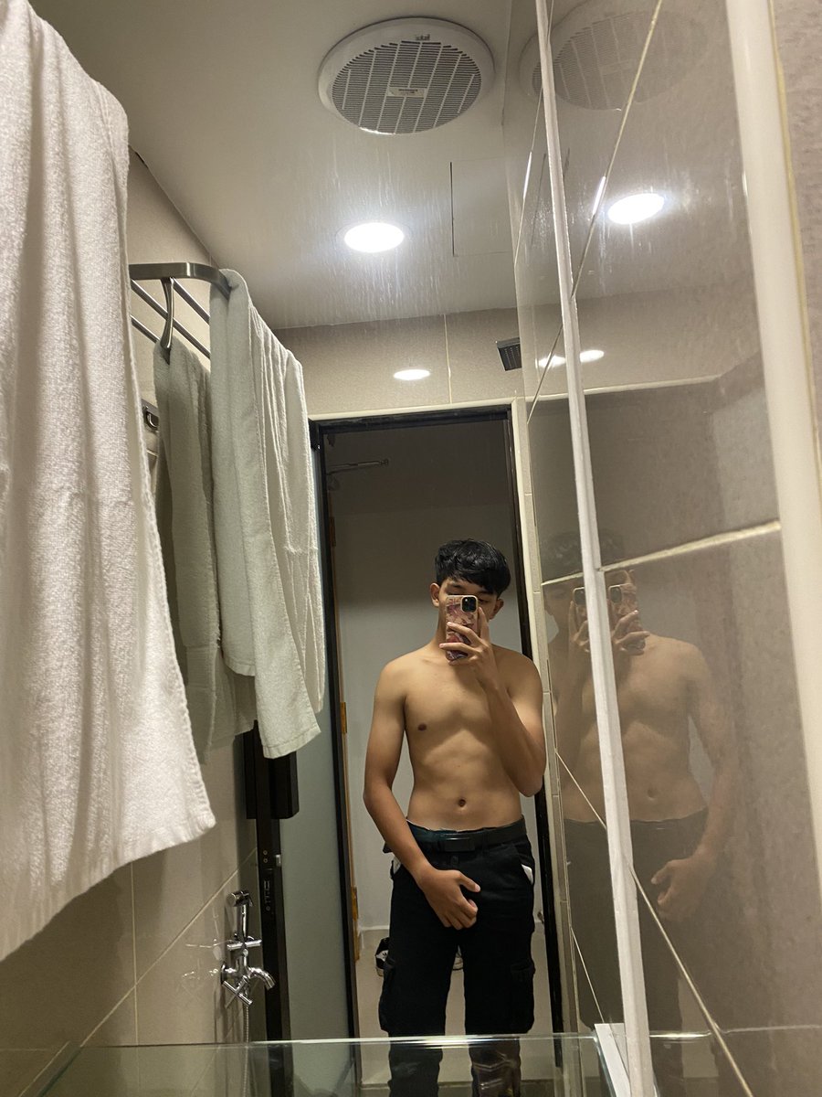 perv_Fie's tweet photo. area kl?? nak teman tak https://t.co/lxZumauZuM