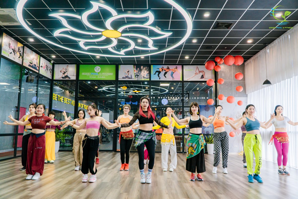 GPF102023's tweet photo. ZUMBA - BÍ QUYẾT KHỎE ĐẸP MỖI NGÀY CỦA CHỊ EM 🌟
#greenpool #greenpoolfitness #greenpool_24nguyencothach #phongtapmydinh #gymmydinh #zumba #zumba_greenpool https://t.co/1GfV12hva4