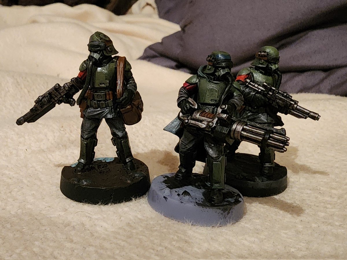 Bishops_Bones's tweet photo. Pro tip: get yourselves tge kinda trad wife that's willing to paint your minis during your 18-hour shift at the box factory.
#SWLegion imperial army trooper molds by: @/peakmodels on etsy
Paint by: @Luna_Lumen_Fox https://t.co/XAj3I3lPsd