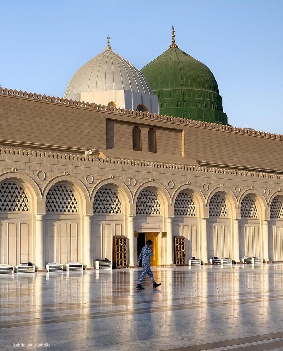 Sidra_Jui's tweet photo. تمام مخلوق کے لئے اللہ تک پہنچنے کے راستے بند ہیں، ماسوائے ان لوگوں کے جو رسول اللہﷺ کے نقش قدم پر چلیں۔
.
.
(حضرت جنید بغدادیؒ)

اے اللہ اہل غزہ کی مدد فرما 🤲
#FreePalesine #Palastine #madina #islam #islamic #MuslimUmmah https://t.co/MKQdJR9wzr