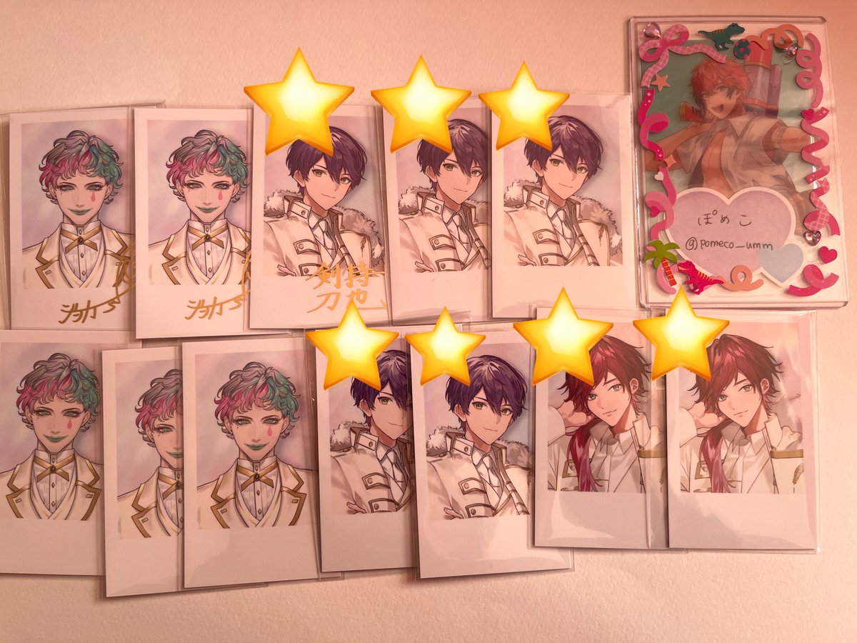 pomeco__umm's tweet photo. にじさんじ 6th チェキ　交換　譲渡

譲→⭐︎⚔️🗝️💸／🤡🎈🎤🧐

求→⭐︎♦️☕️🌶️／🎻🛵🍱🦖＞💡🌙
⭐︎と無印を同時に交換優先。（🎻🛵は友人分）サイン⇄サイン、N⇄Nのみ。

譲渡の際はN定価、サイン600円＋送料。⭐︎希望の際は🤡🎈🧐と纏めてのみ。

気軽にお声掛けください。 https://t.co/0MoRv5y3j9