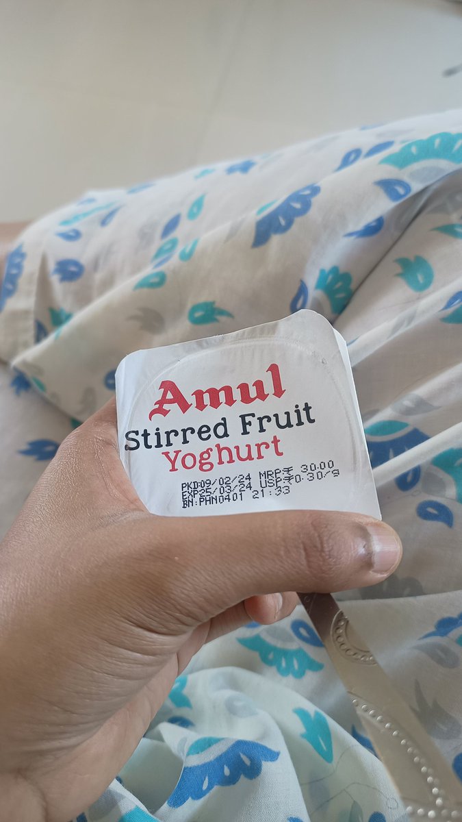 sachmeneha's tweet photo. @Amul_Coop purchased your stirred yogurt from @RelianceFreshIN and this is what we get. 
Love this new product but very #disappointed with this #experience. 
#consumer #amul #complaint https://t.co/63v0hTNngc