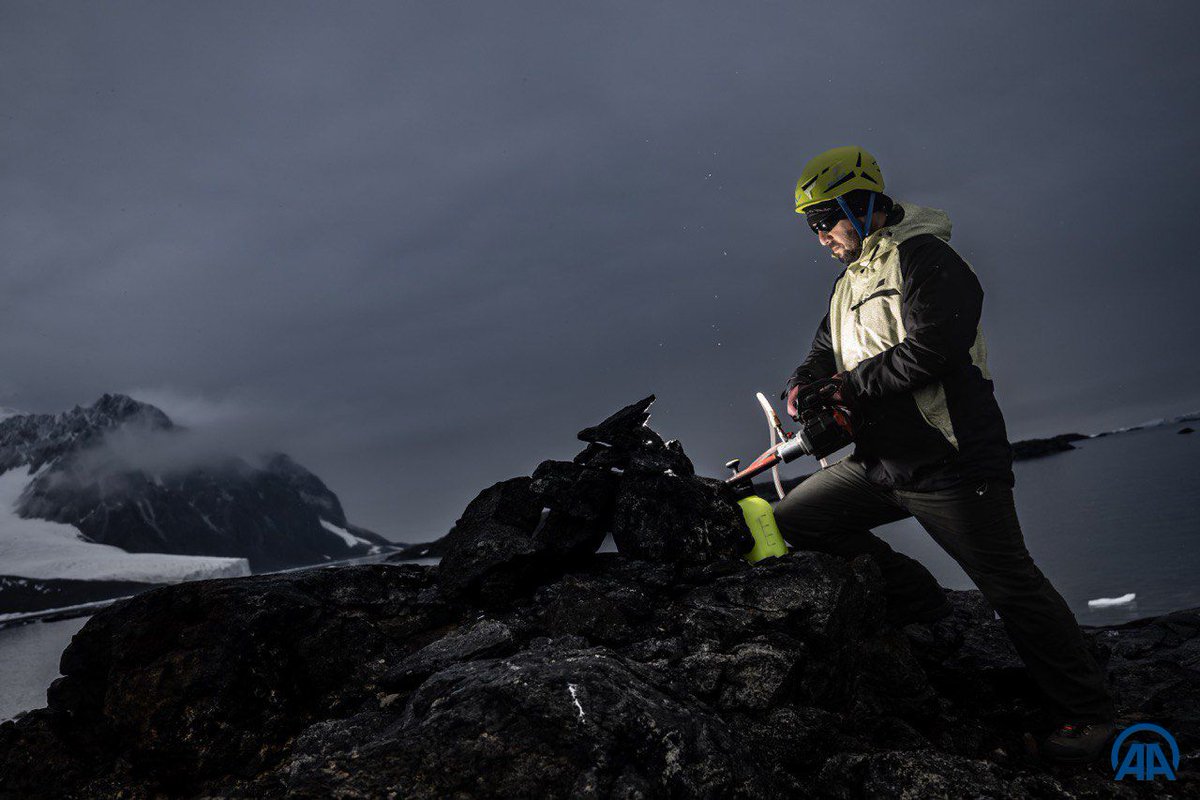 Beyaz Kıta Antarktika'da 8⃣'inci sefer tamamlandı! 🗻 

2⃣0️⃣ bilim insanımız, 8⃣’inci Ulusal Antarktika Bilim Seferi kapsamında dünyanın kara kutusu Antarktika’da bilimsel araştırmalarını gerçekleştirdiler.🐧

🔬 İspanya, ABD ve Bulgaristan'dan toplam 4️⃣ uluslararası
