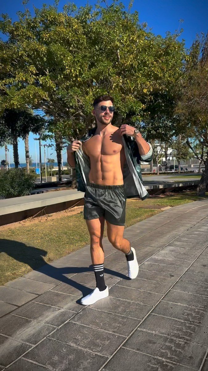 guillechoaxx's tweet photo. Elevating the mind, sculpting the body! 🏋️‍♀️ Share your favorite workout destination or outdoor spot for staying active. Let's explore new fitness spots together! 🌳 #FitnessAdventure #ExploreWellness #CommentWithYourSpot 🚴‍♂️ https://t.co/PxF9nd8OfE